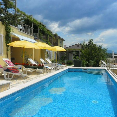 Apartments Zlato - With Pool Senj  Buitenkant foto