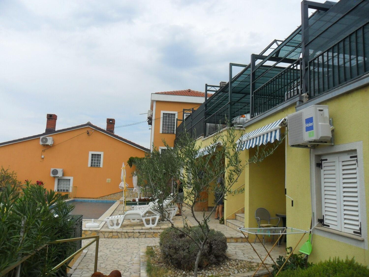 Apartments Zlato - With Pool Senj  Buitenkant foto